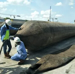 Marine Nkoj Pib Lub Hnab Cua