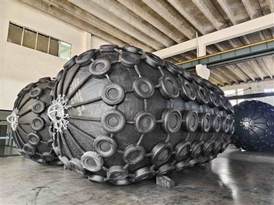 Cov Roj Hmab Pneumatic Fender